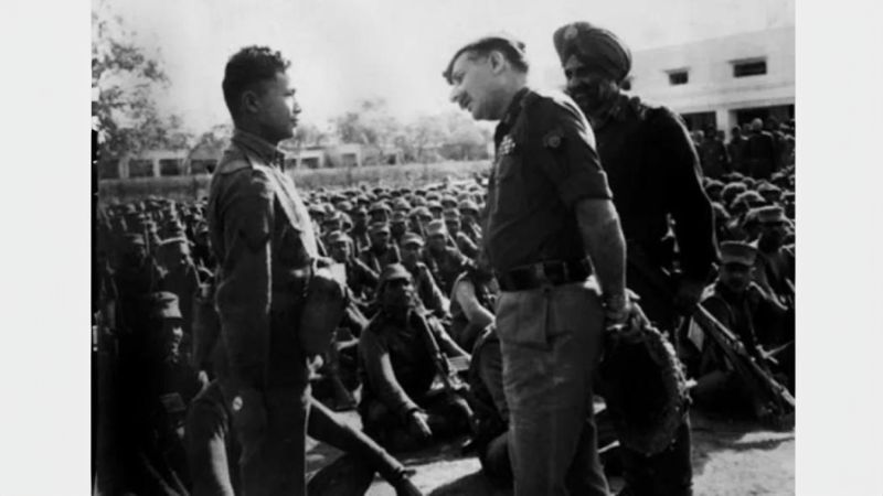General Field Marshal Sam Manekshaw With Lance Naik Padam Bahadur Thap Indian Army
